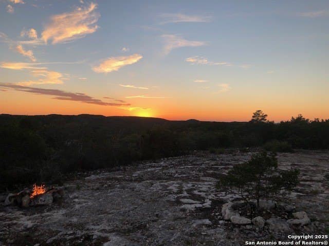 107.05 acres in Edwards County gallery image 2