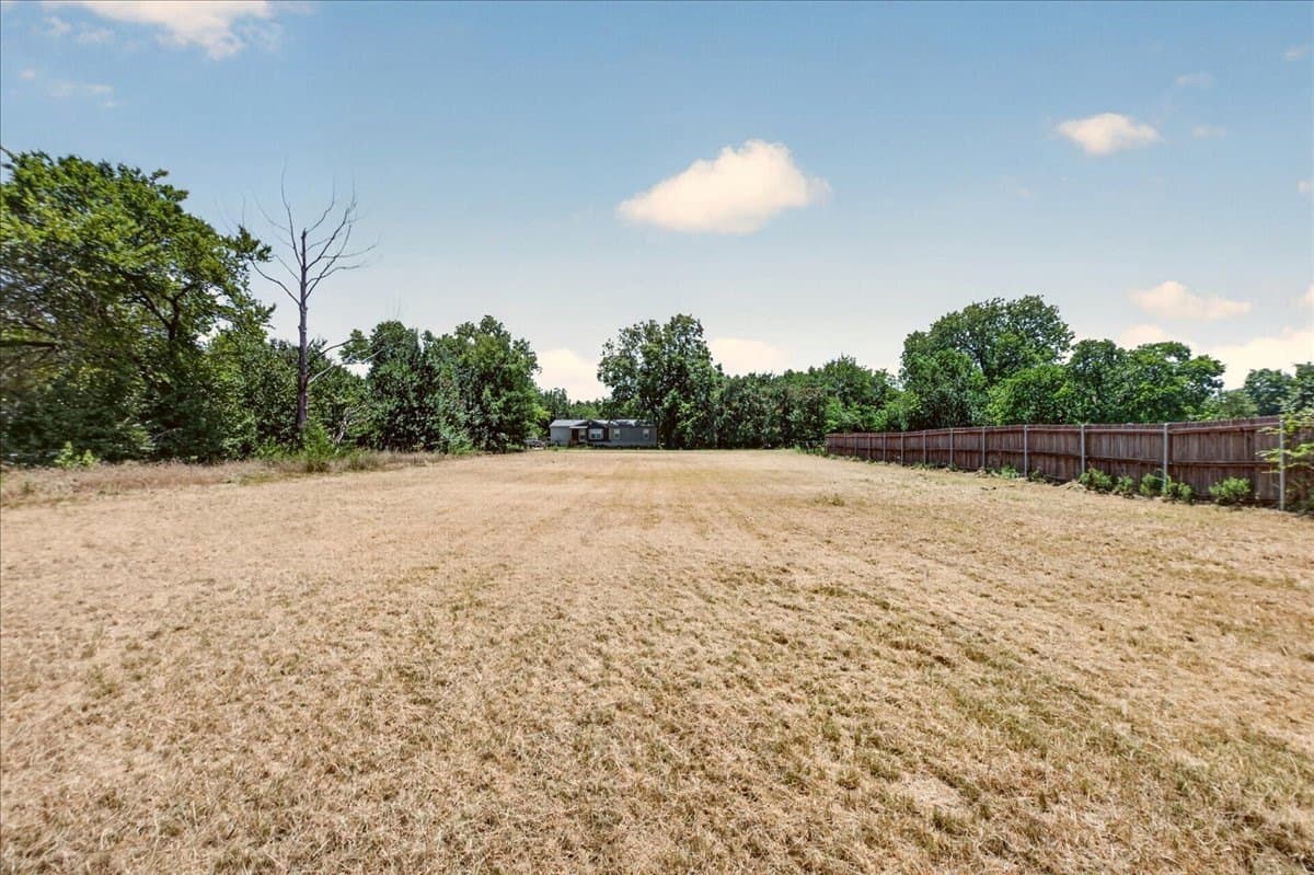 0.42 acres in Dallas County - photo 5