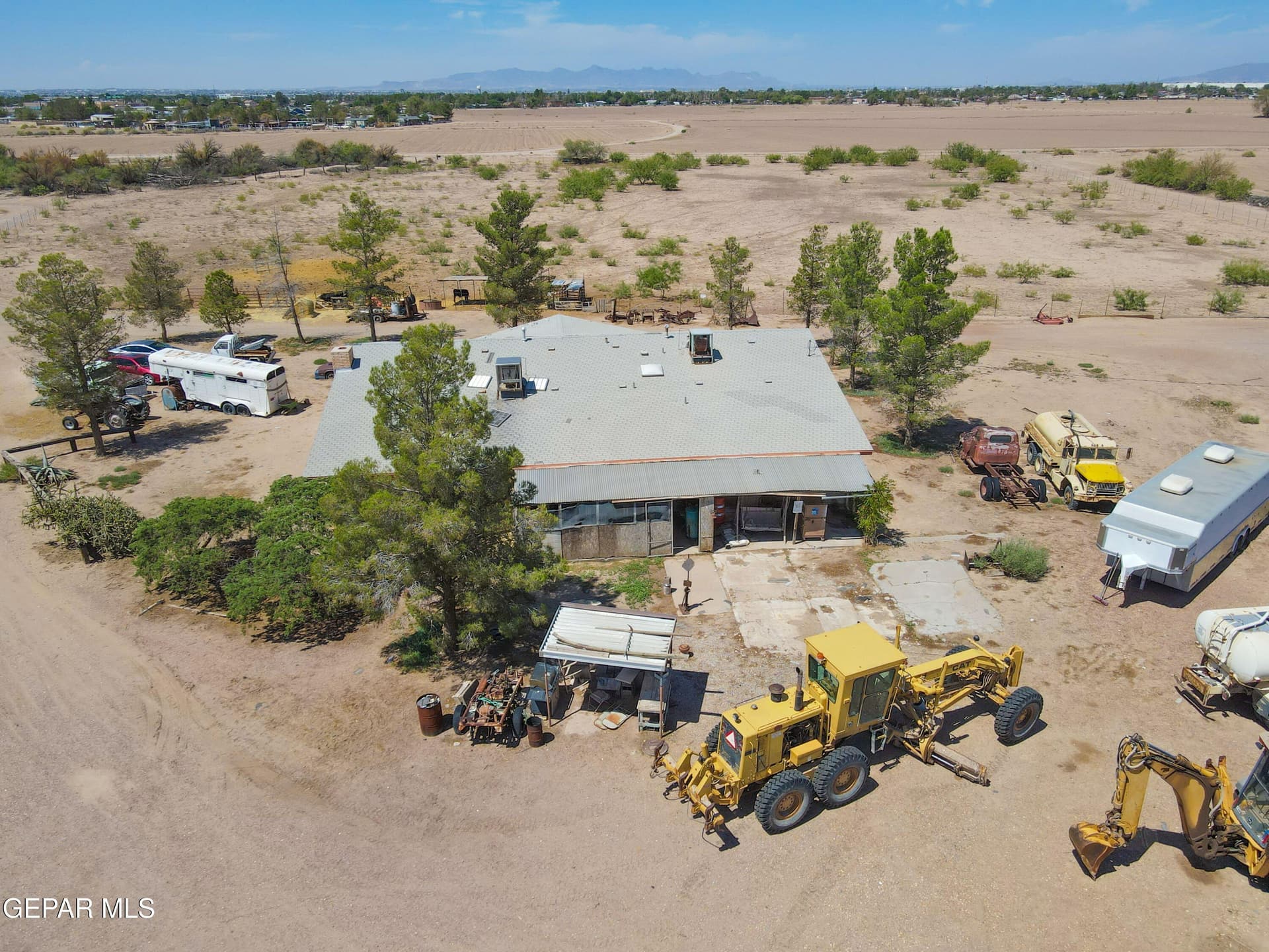 10.24 acres in El Paso County