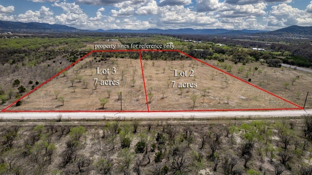 7 acres in Real County - photo 22