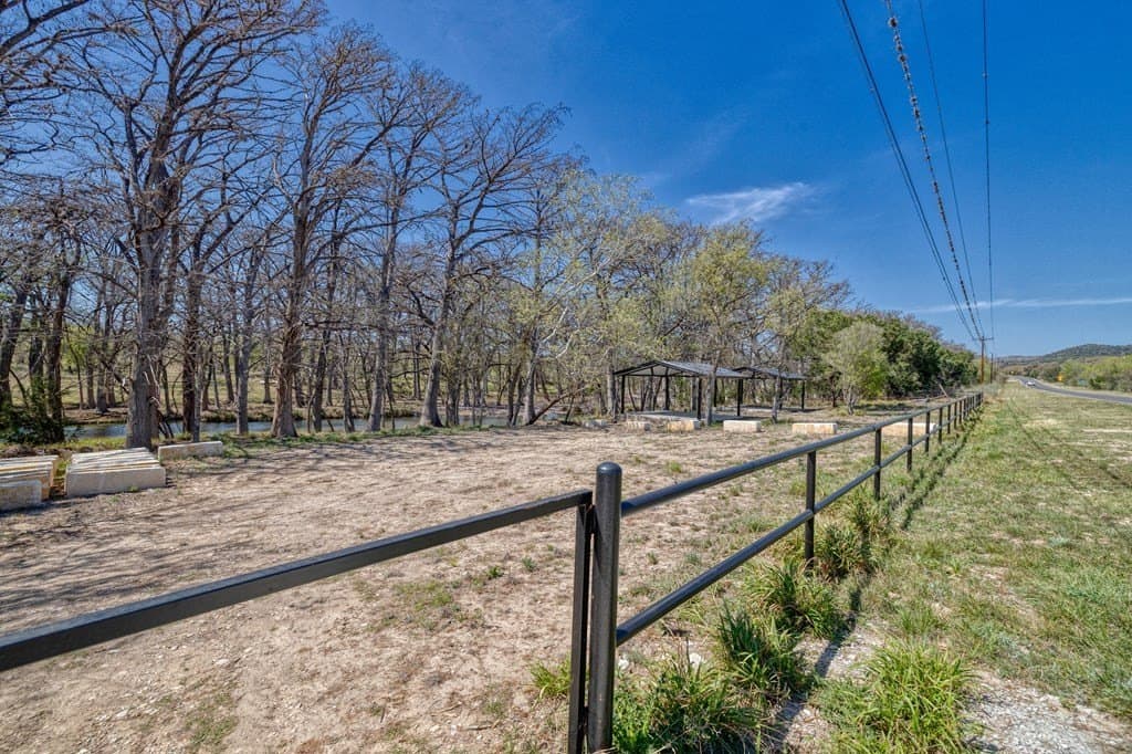 7 acres in Real County - photo 41