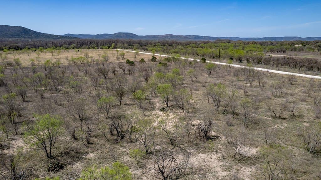 7 acres in Real County - photo 33