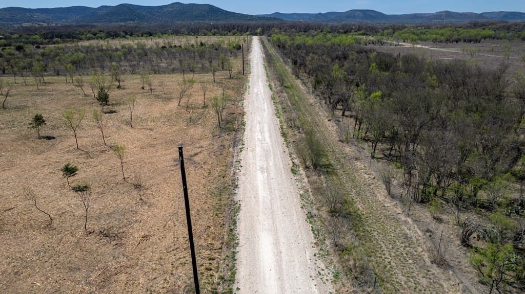 7 acres in Real County - photo 19
