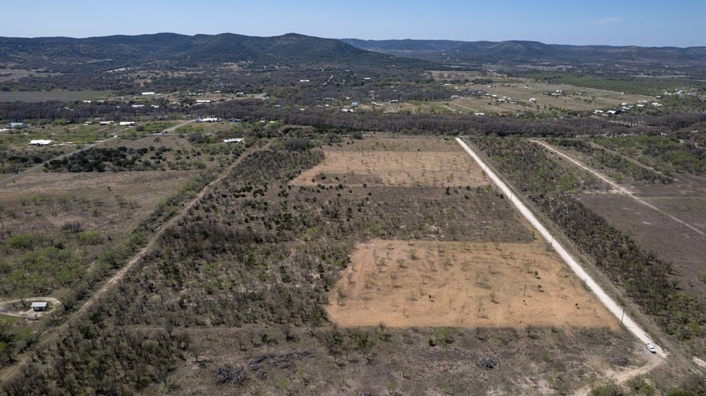 7 acres in Real County - photo 40