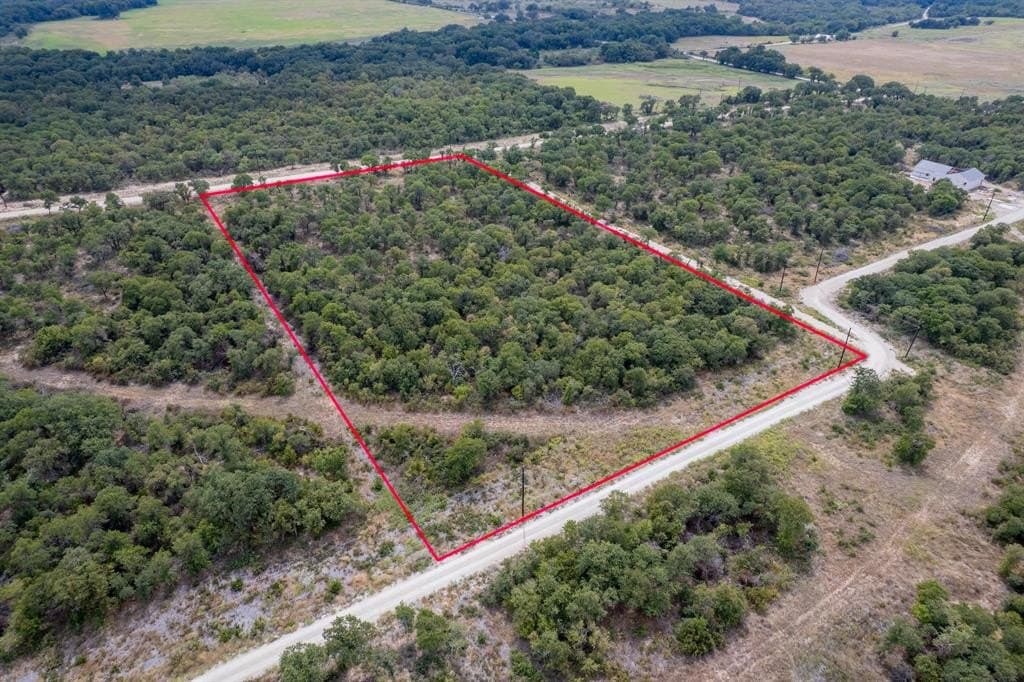 5.04 acres in Comanche County