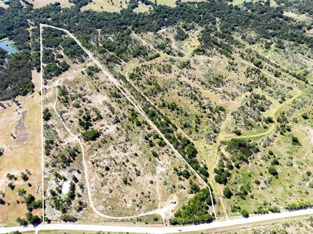 46.34 acres in Navarro County