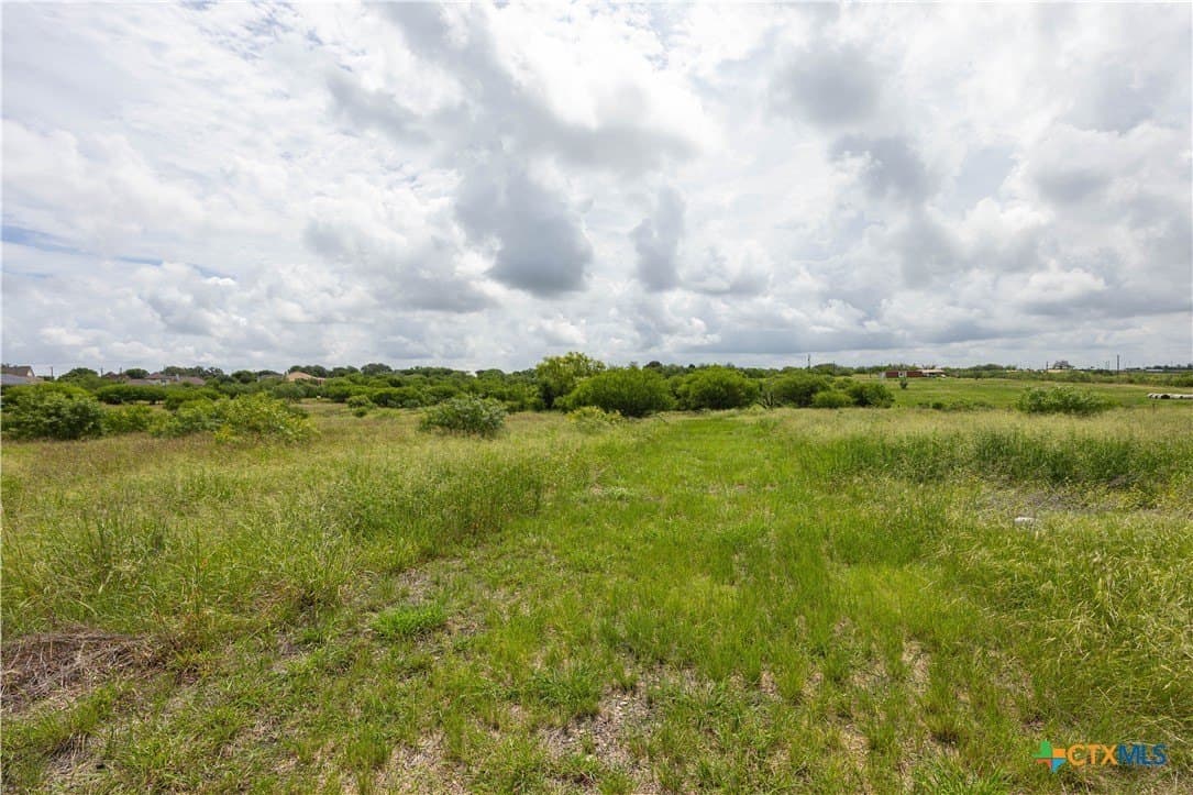 9.72 acres in Bexar County - photo 2