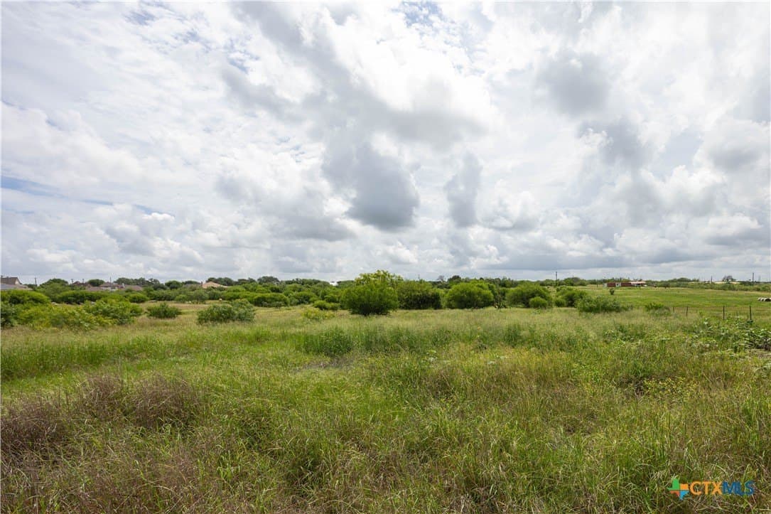 9.72 acres in Bexar County - photo 3