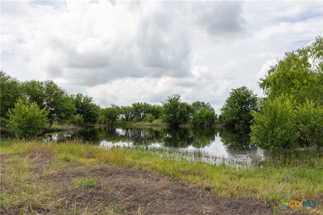 9.72 acres in Bexar County - photo 5