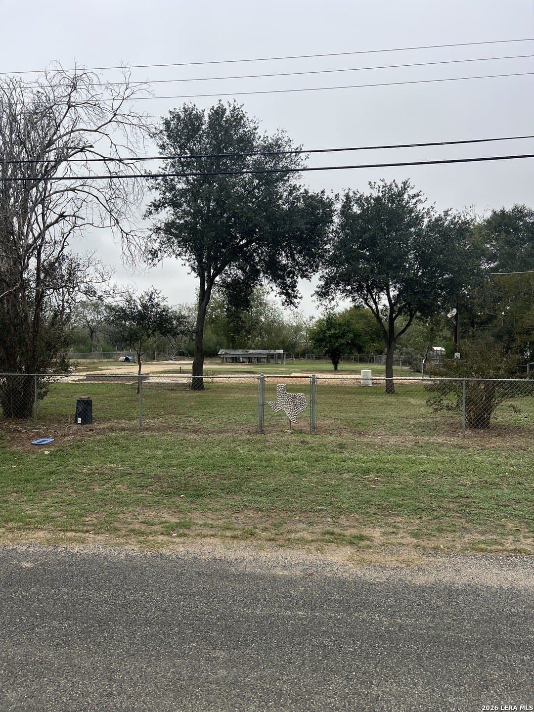 0.7 acres in Bexar County gallery image 3