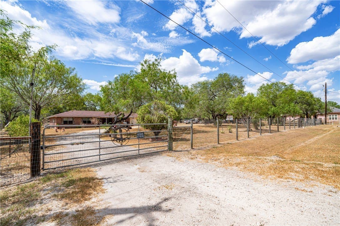 43,560 acres in Kleberg County - photo 3