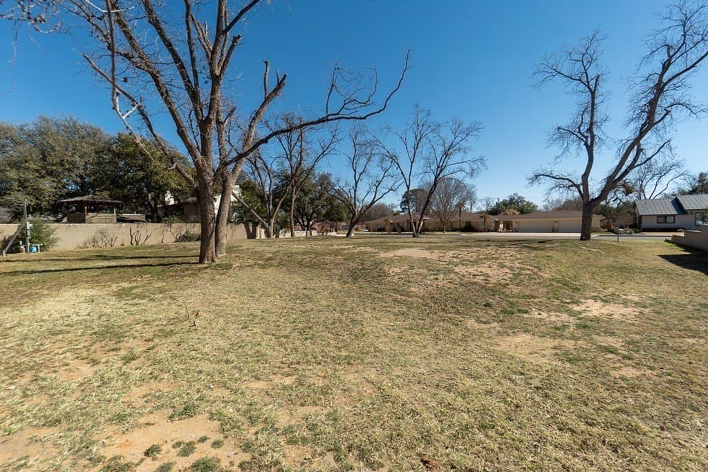0.35 acres in Midland County gallery image 3