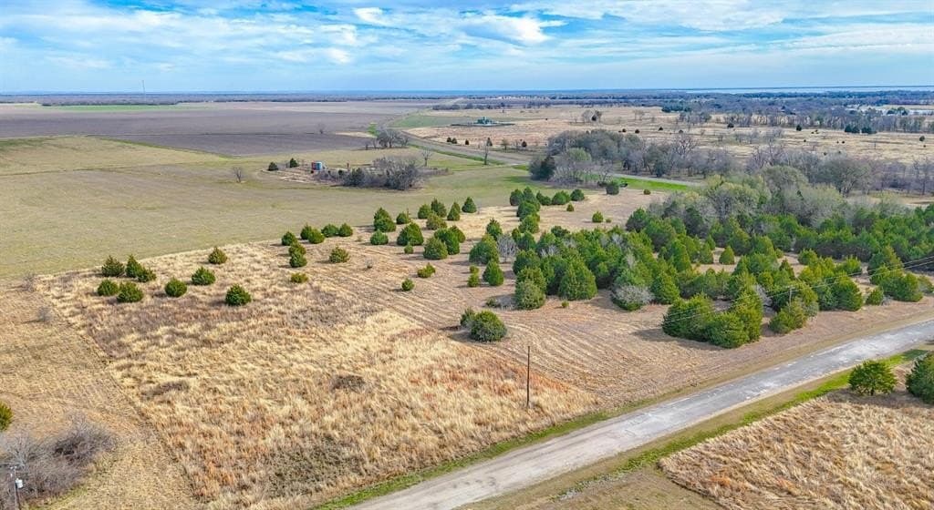 2.01 acres in Navarro County gallery image 4