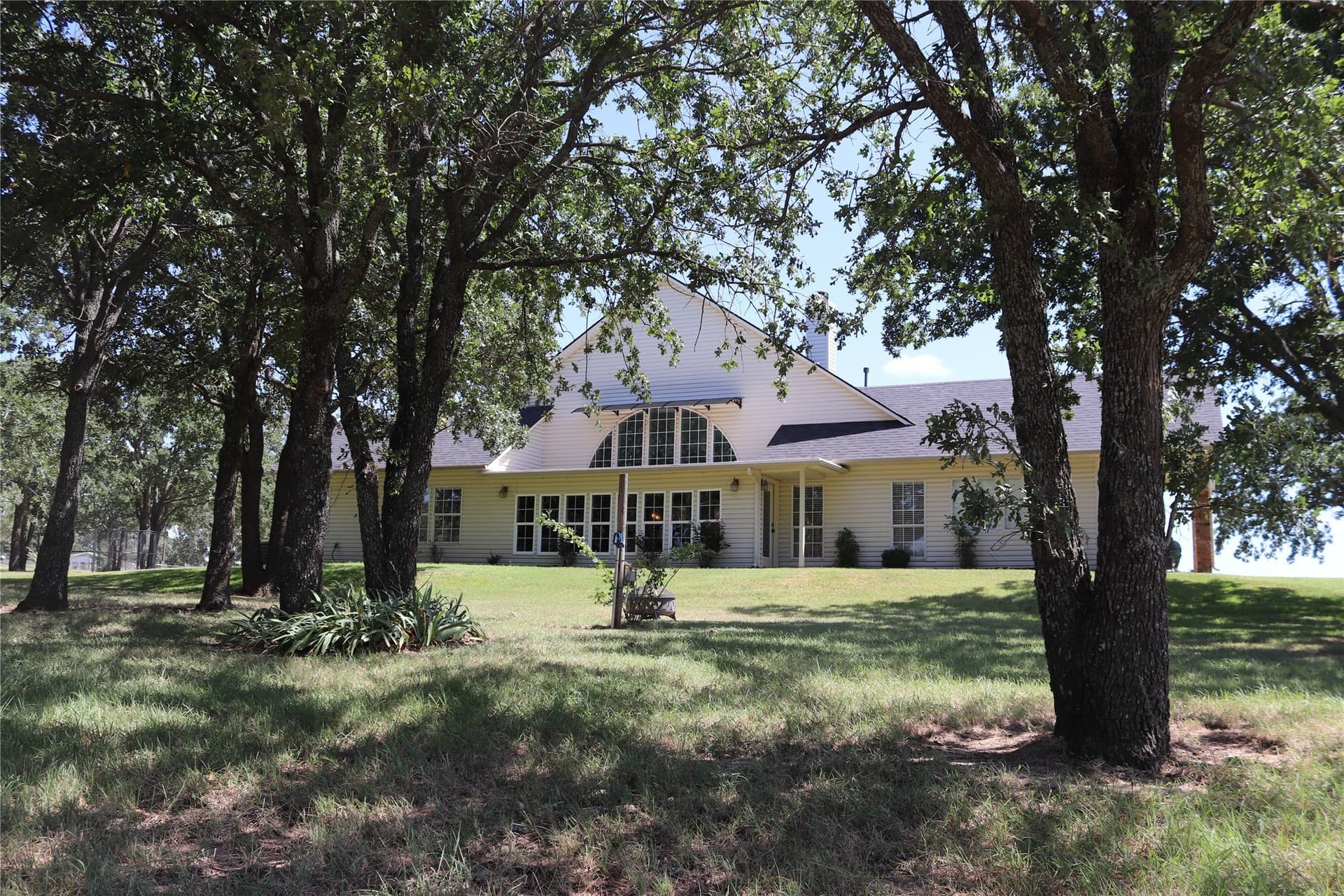 37 acres in Montague County
