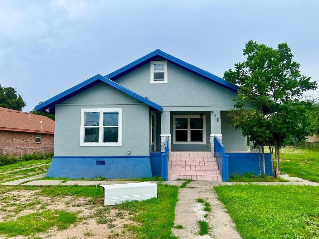 9,360 acres in Maverick County