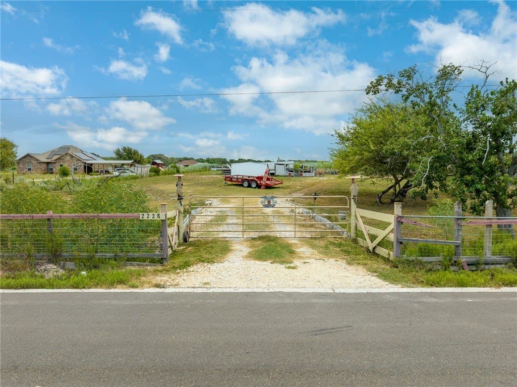 2.05 acres in San Patricio County gallery image 2
