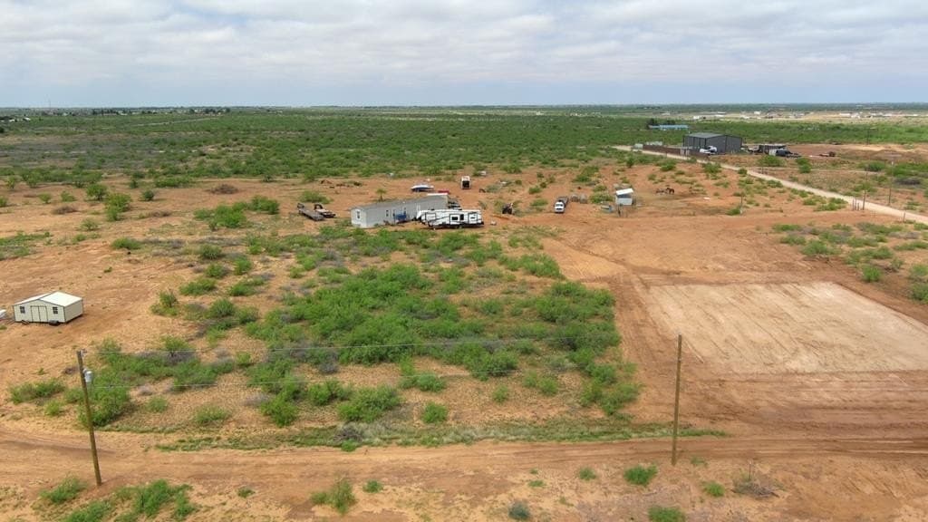 1 acres in Midland County