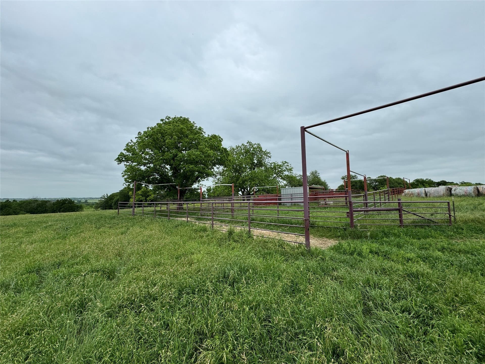 139.64 acres in Falls County - photo 8