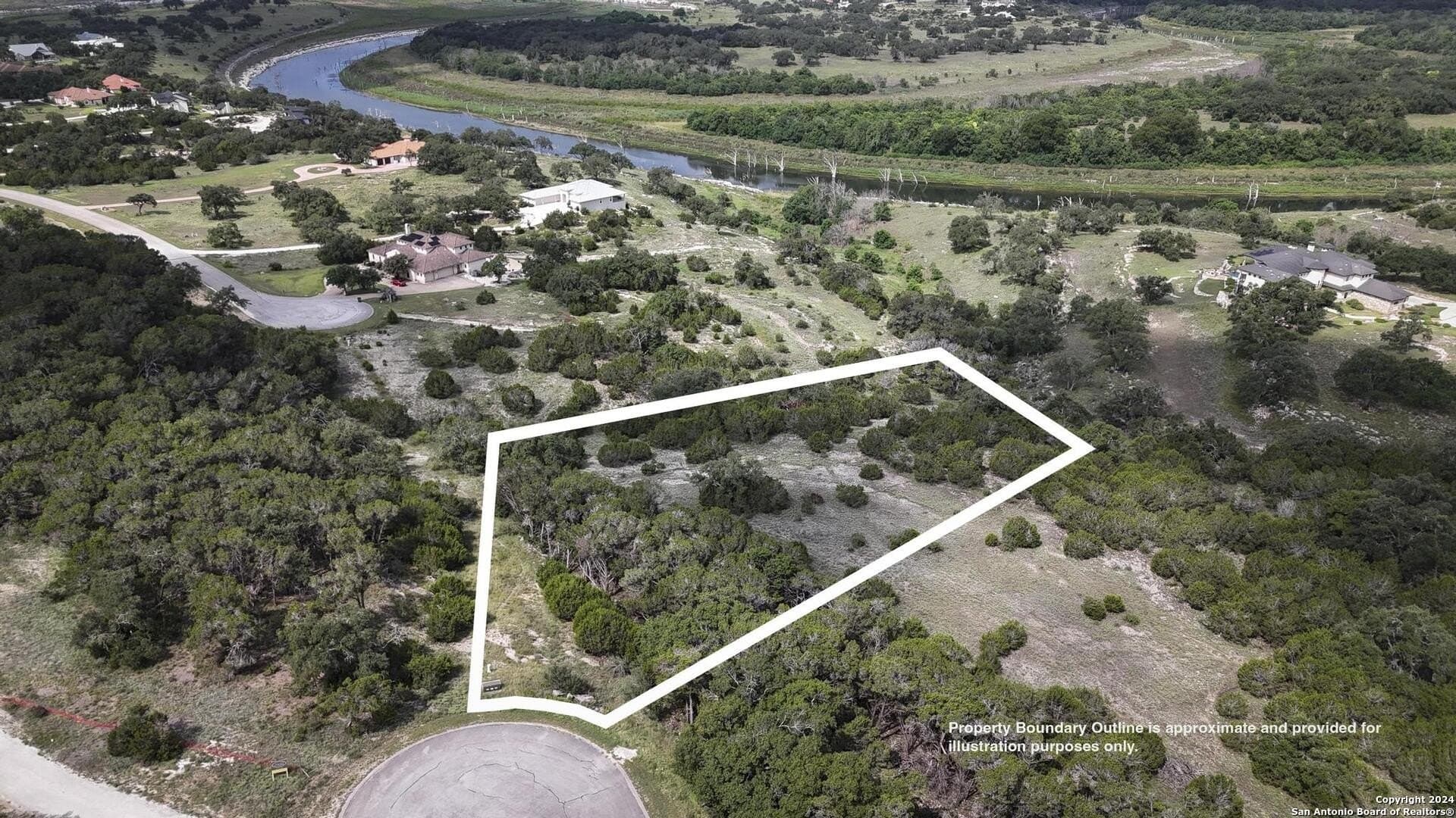 2.12 acres in Comal County gallery image 3