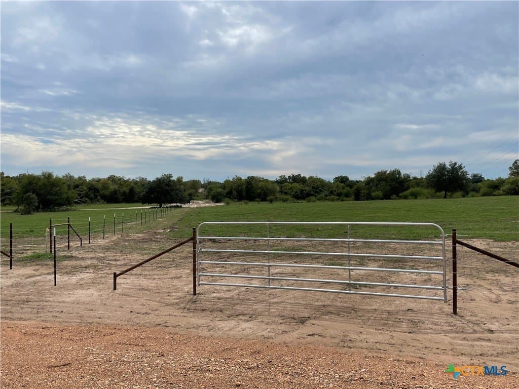 5.01 acres in Victoria County - photo 13