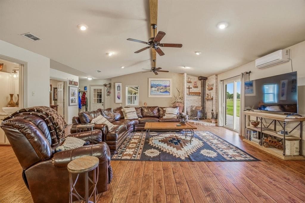 10.22 acres in Erath County gallery image 3