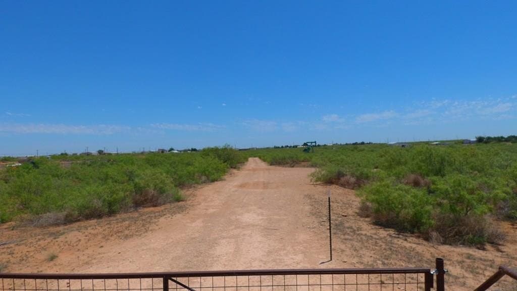 121.9 acres in Midland County