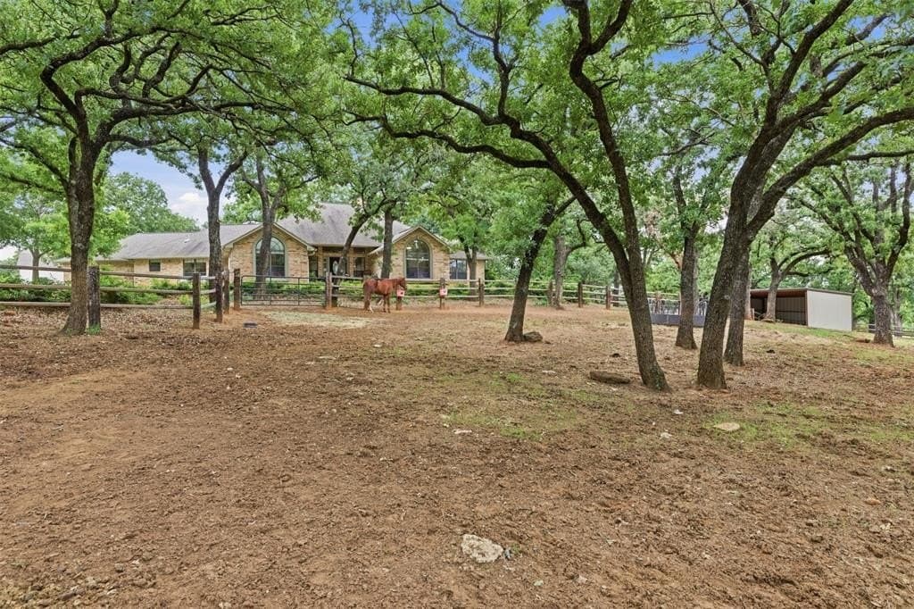 11 acres in Tarrant County gallery image 3