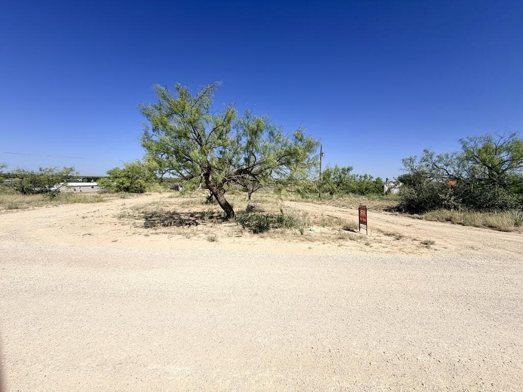 0.9 acres in Mitchell County