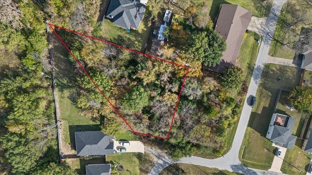0.65 acres in Henderson County - photo 3