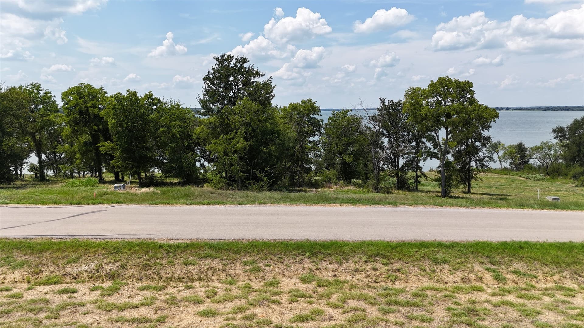 1.01 acres in Navarro County - photo 17
