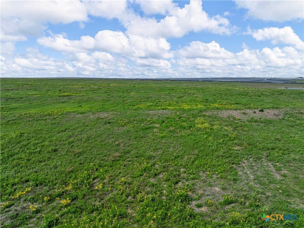 10.73 acres in Hill County gallery image 2