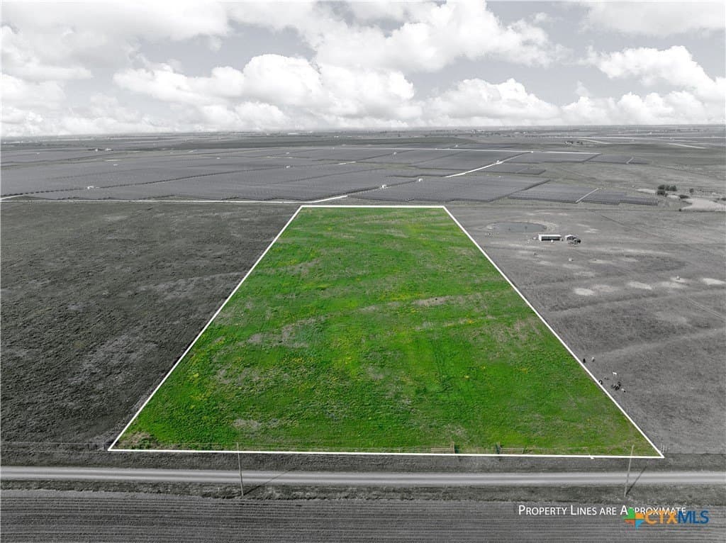 10.73 acres in Hill County featured view