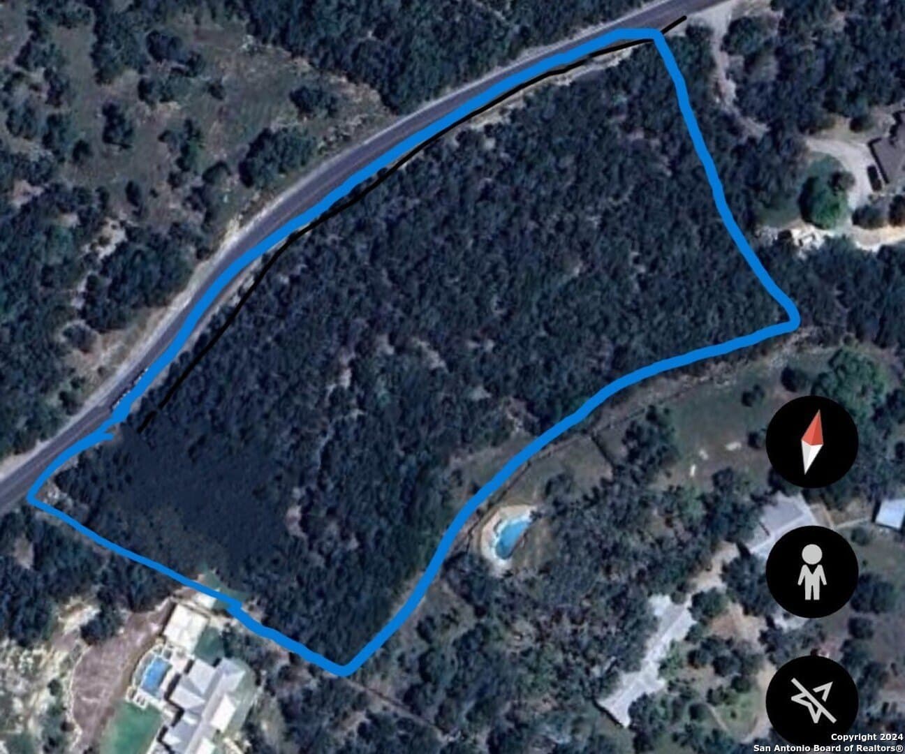 3.9 acres in Comal County gallery image 2