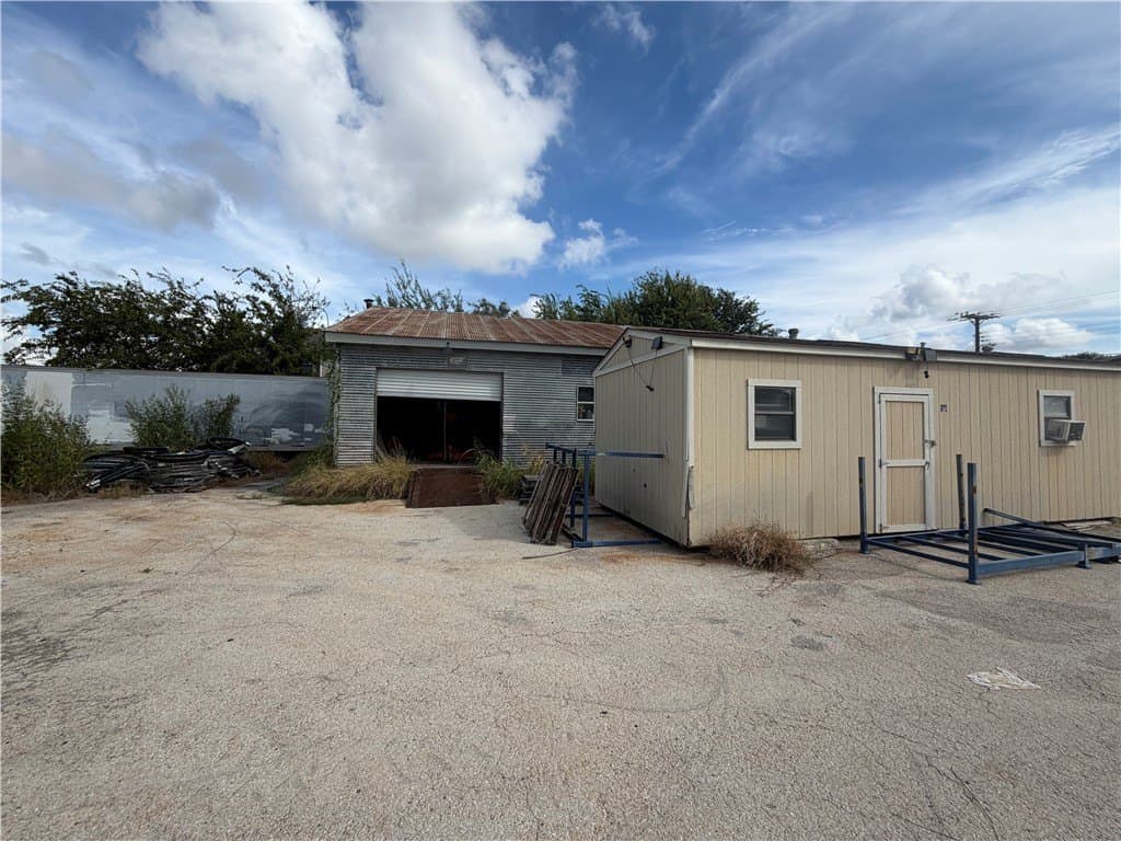 22,913 acres in Karnes County - photo 8