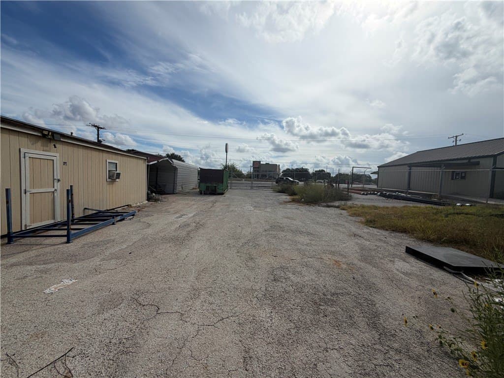 22,913 acres in Karnes County - photo 6