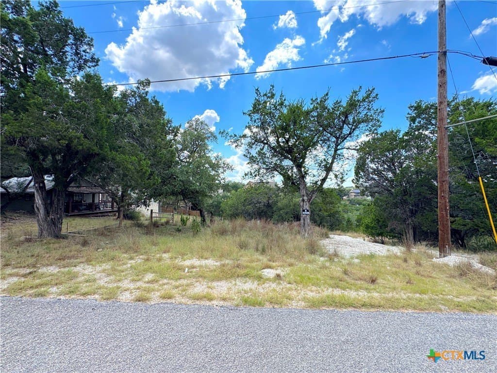 0.91 acres in Comal County featured view