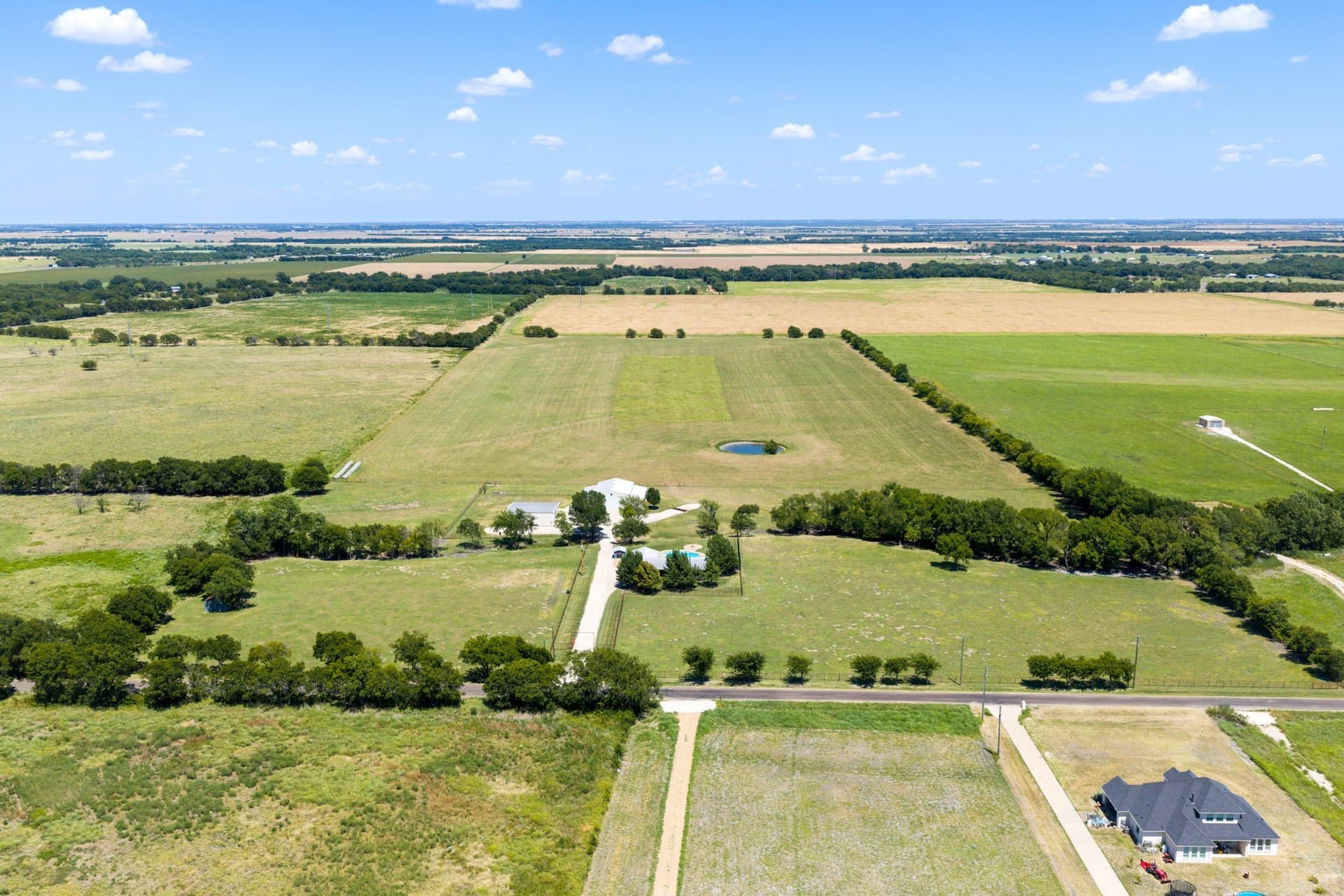 43.2 acres in Ellis County