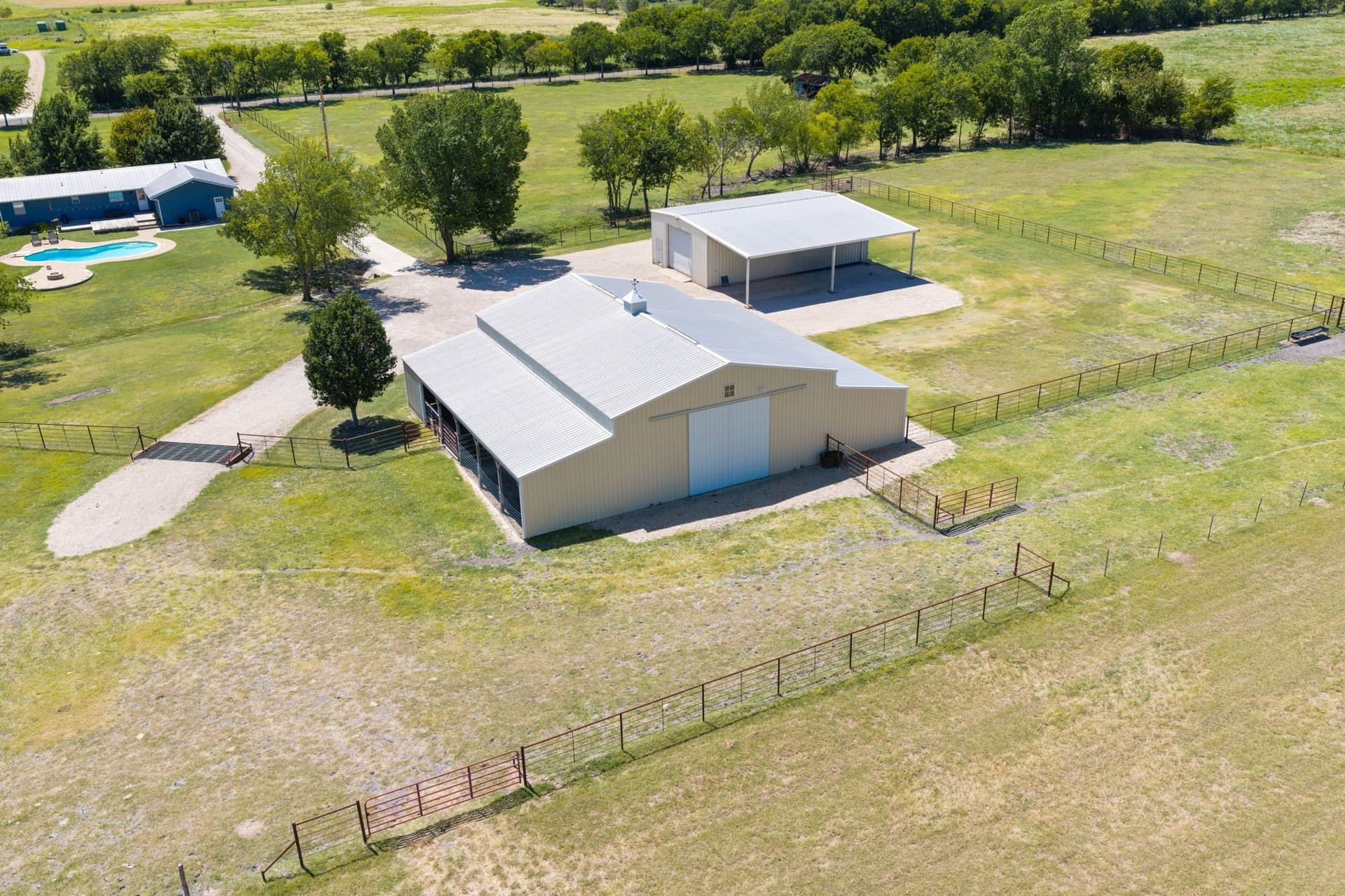 43.2 acres in Ellis County - photo 2