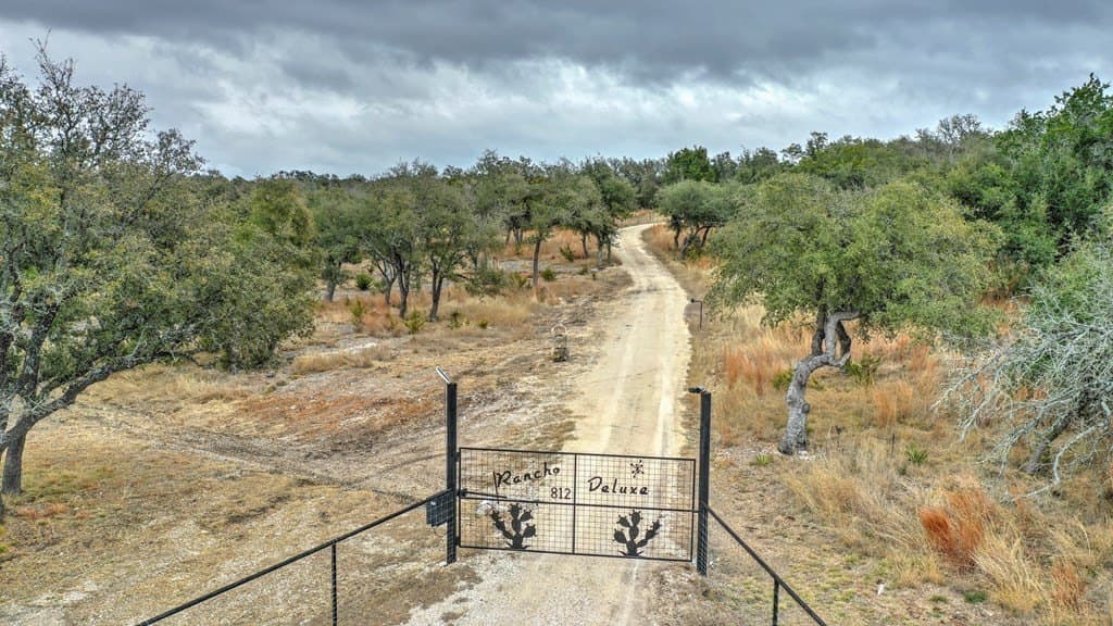 28.92 acres in Kerr County gallery image 2