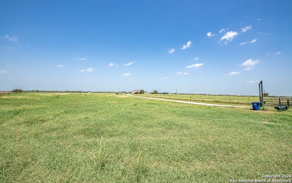 20 acres in Guadalupe County - photo 17