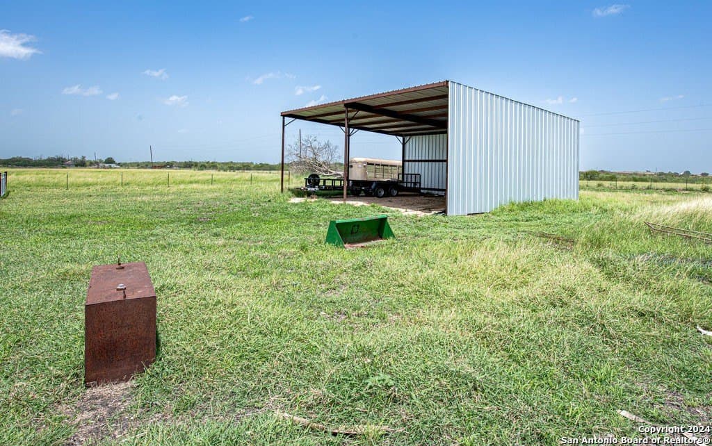 20 acres in Guadalupe County - photo 12