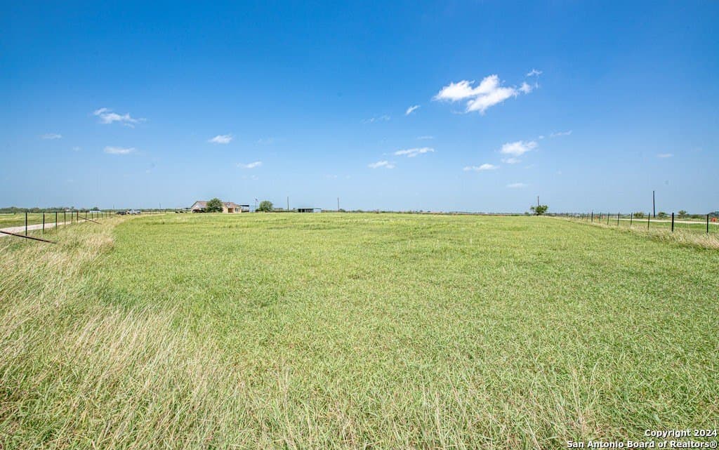 20 acres in Guadalupe County - photo 18