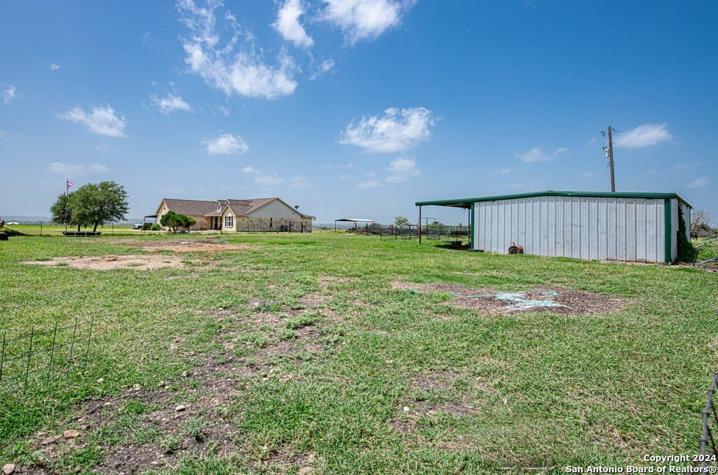 20 acres in Guadalupe County - photo 10