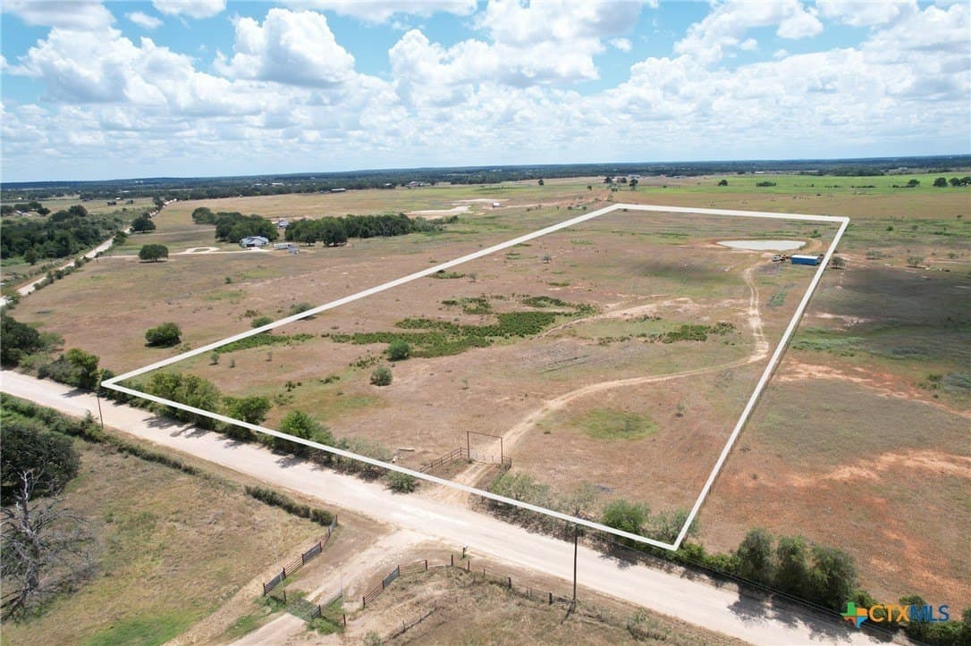 27.96 acres in Milam County