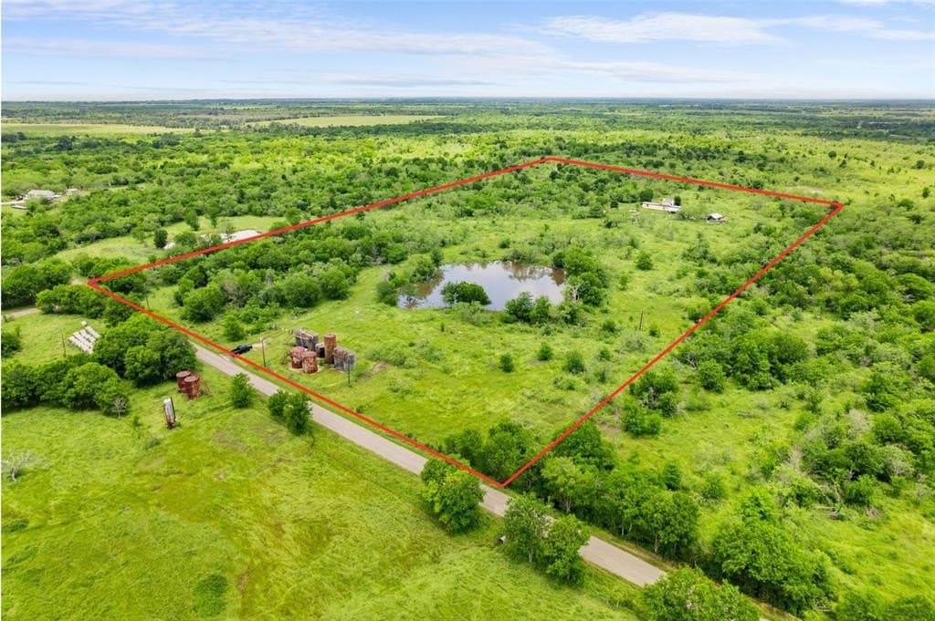 15 acres in Freestone County