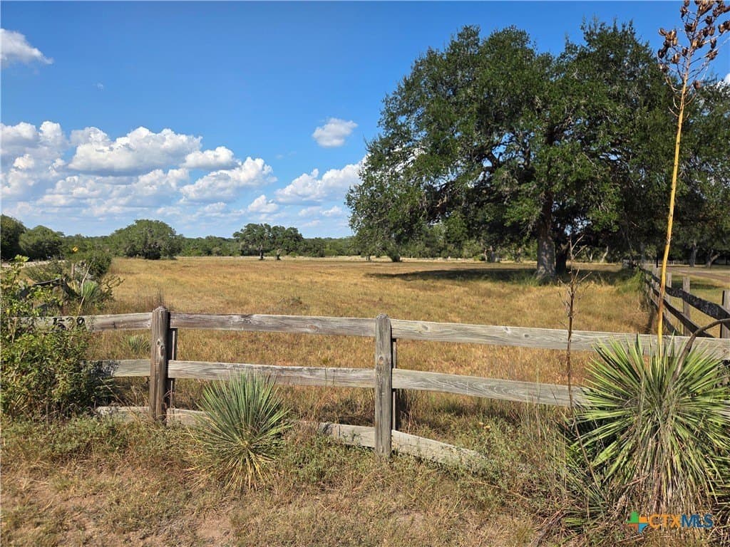 5.94 acres in DeWitt County gallery image 2