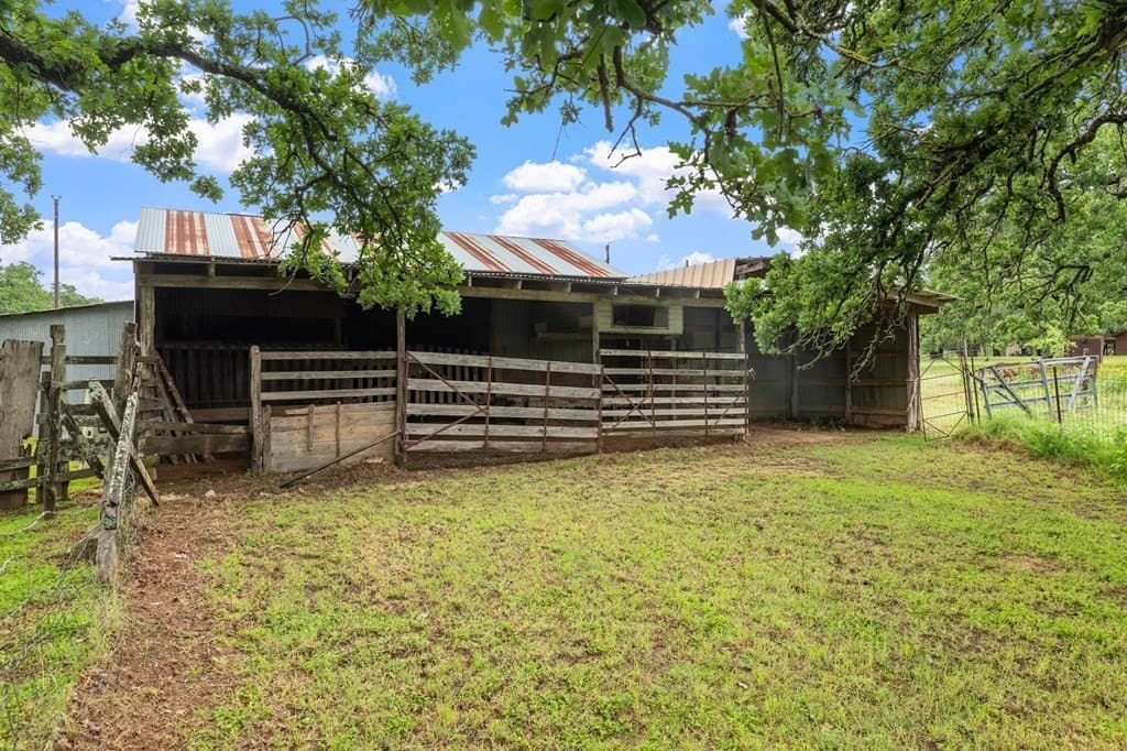 33.06 acres in Gillespie County gallery image 4