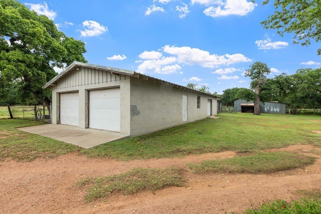 33.06 acres in Gillespie County gallery image 3