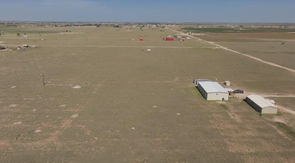 10.66 acres in Hockley County - photo 4