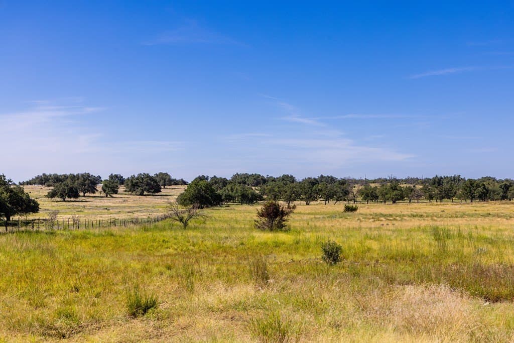 7.09 acres in Kerr County gallery image 3